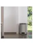 Pedaalemmer - 90 Liter - H 80.85 x 41.25 x 69 CM - RVS - Rubbermaid - GE939 GE939 €353.16 Afvalbakken